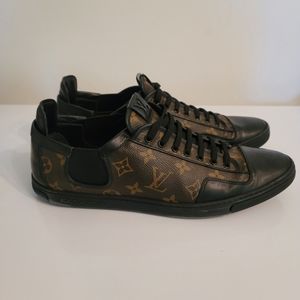 Authentic Louis Vuitton Men's Shoe's size 10.5